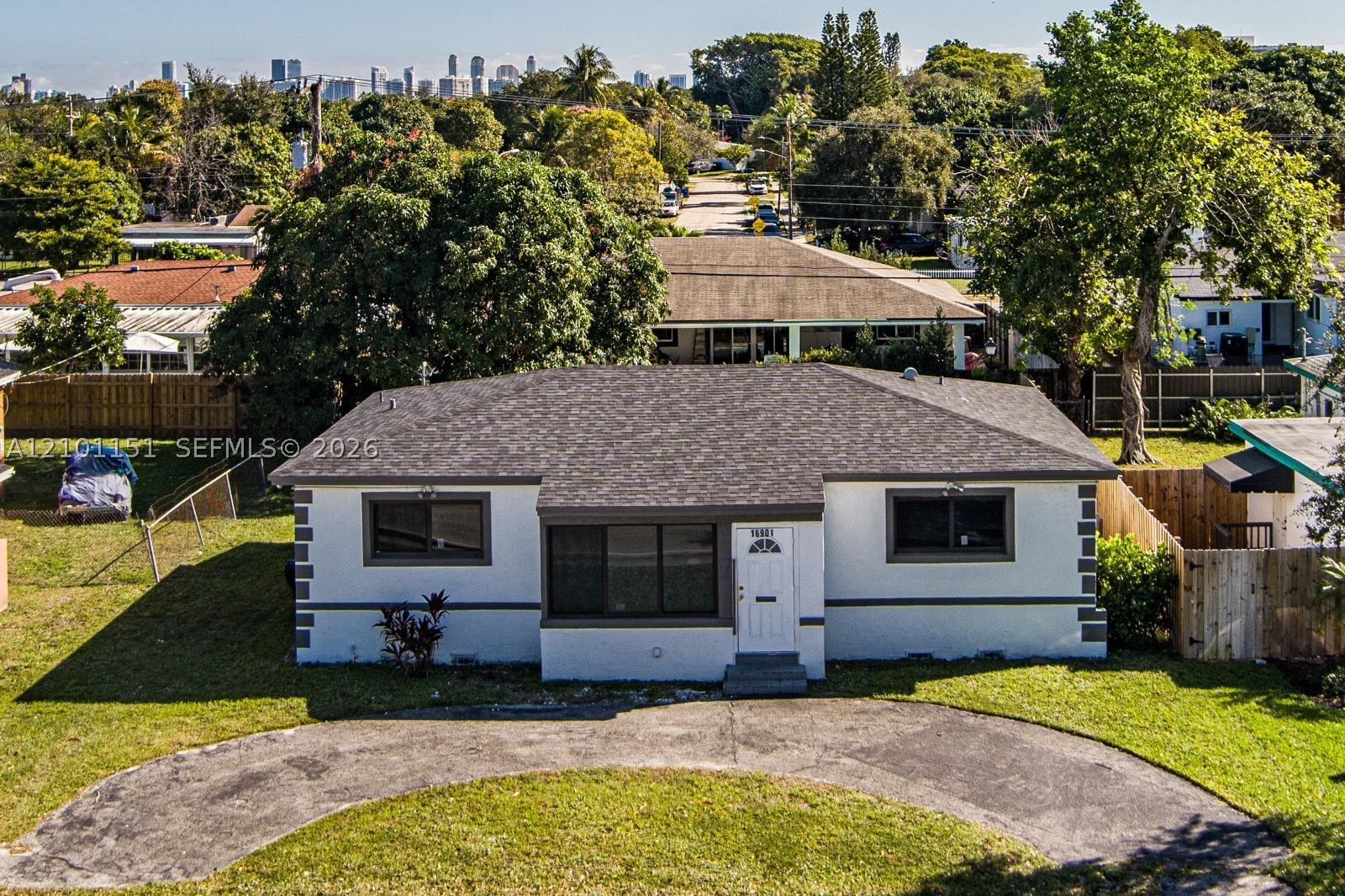 North Miami Beach photo 2