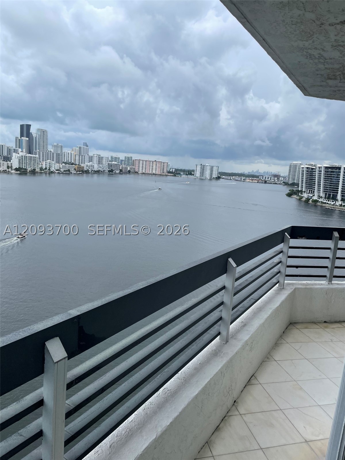 Aventura photo 2