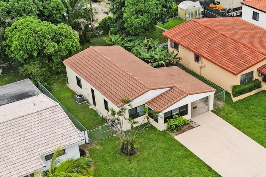 North Miami Beach photo 2