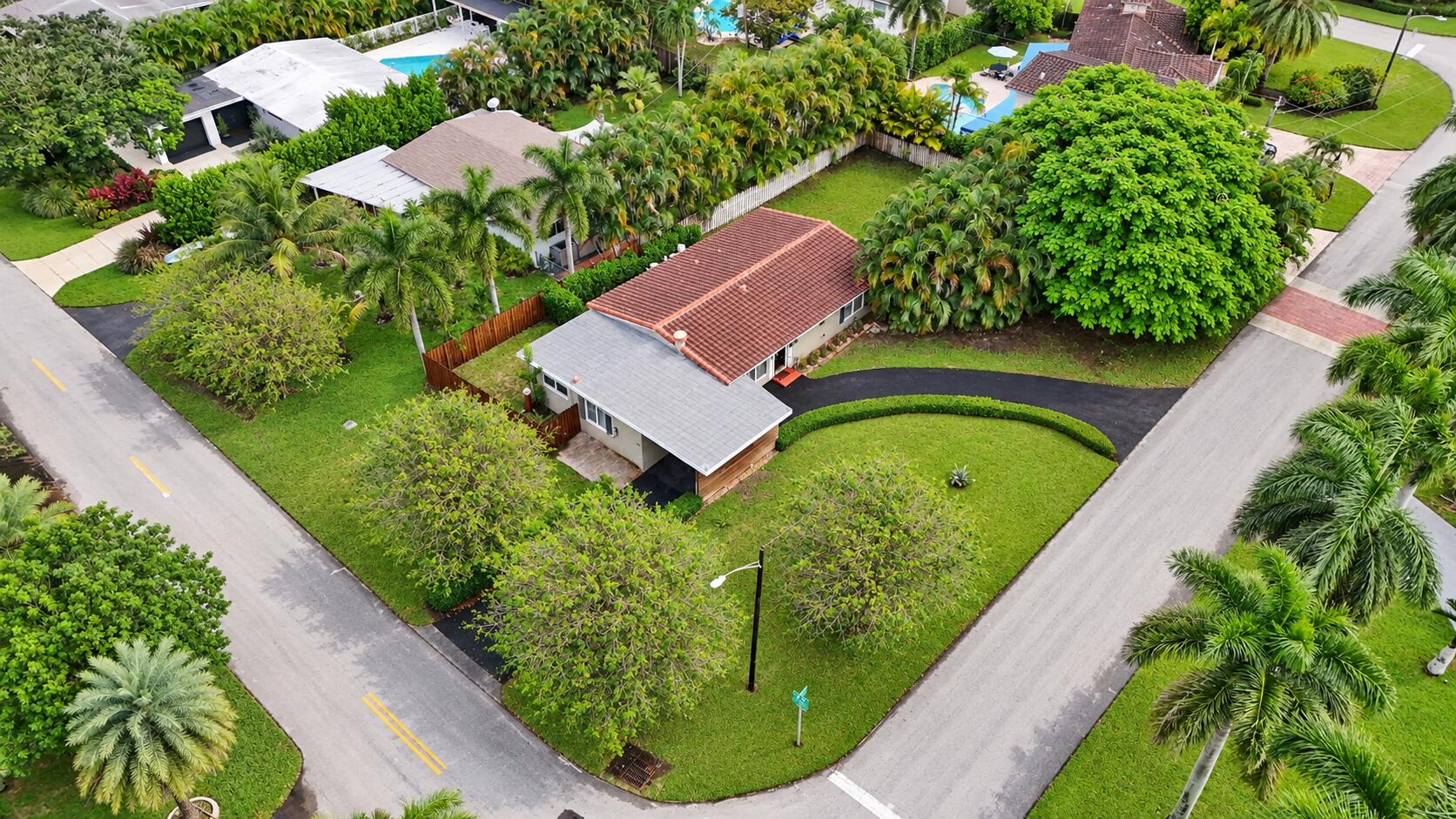 Wilton Manors photo 2
