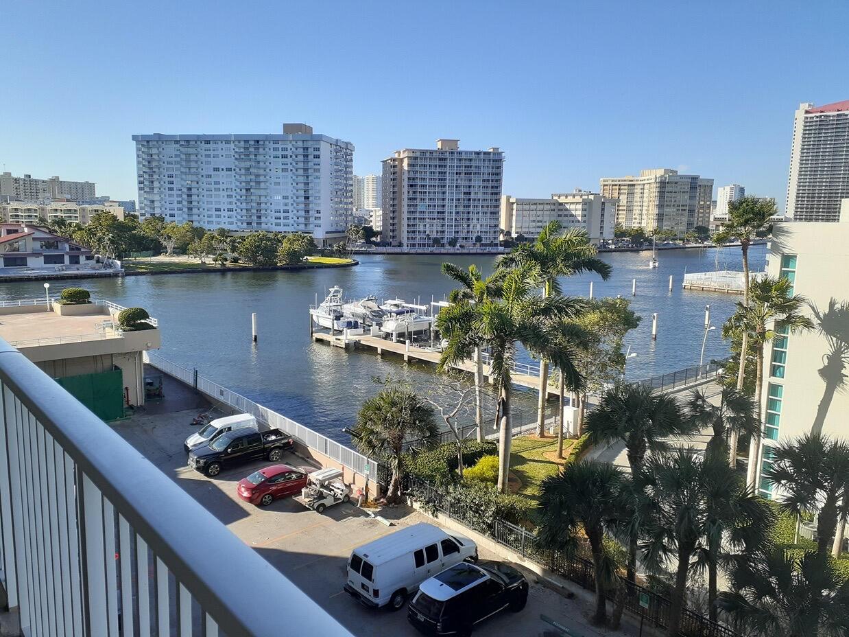Hallandale Beach photo 2