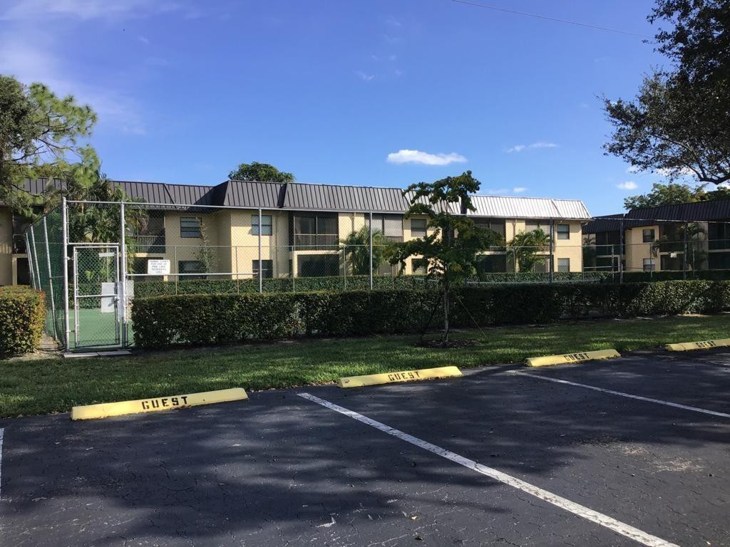 Pembroke Pines photo 2