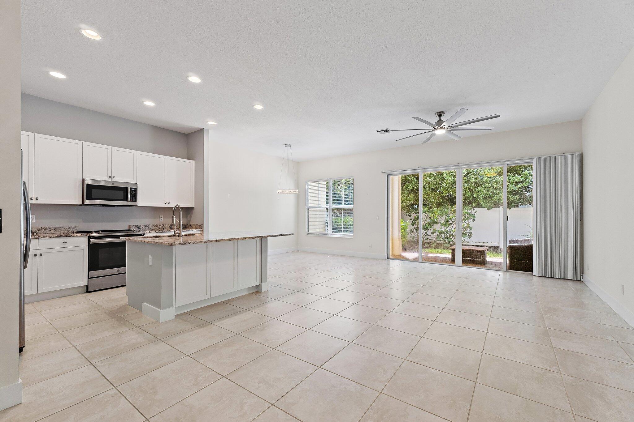 Palm Beach Gardens photo 3