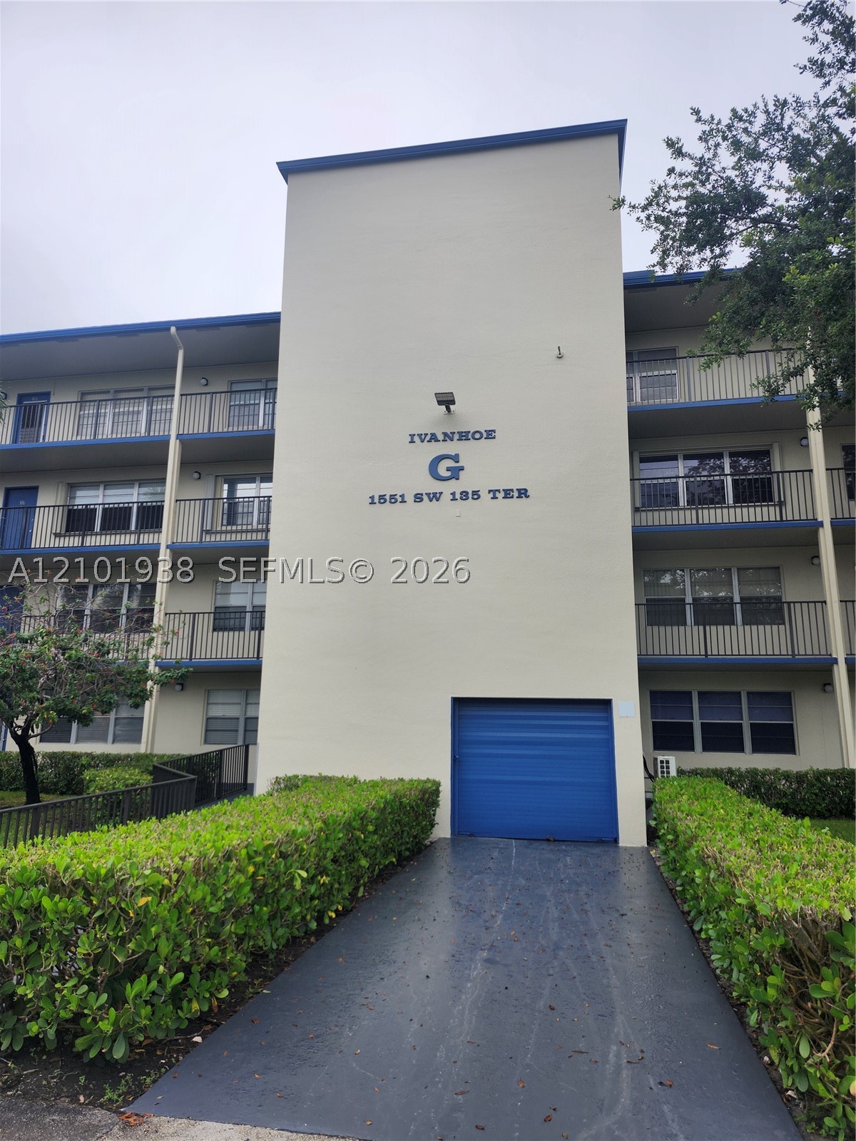 Pembroke Pines photo 2