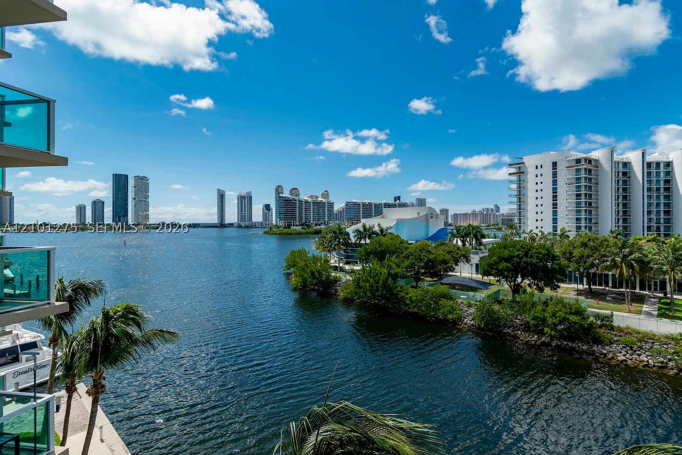 Aventura photo 2
