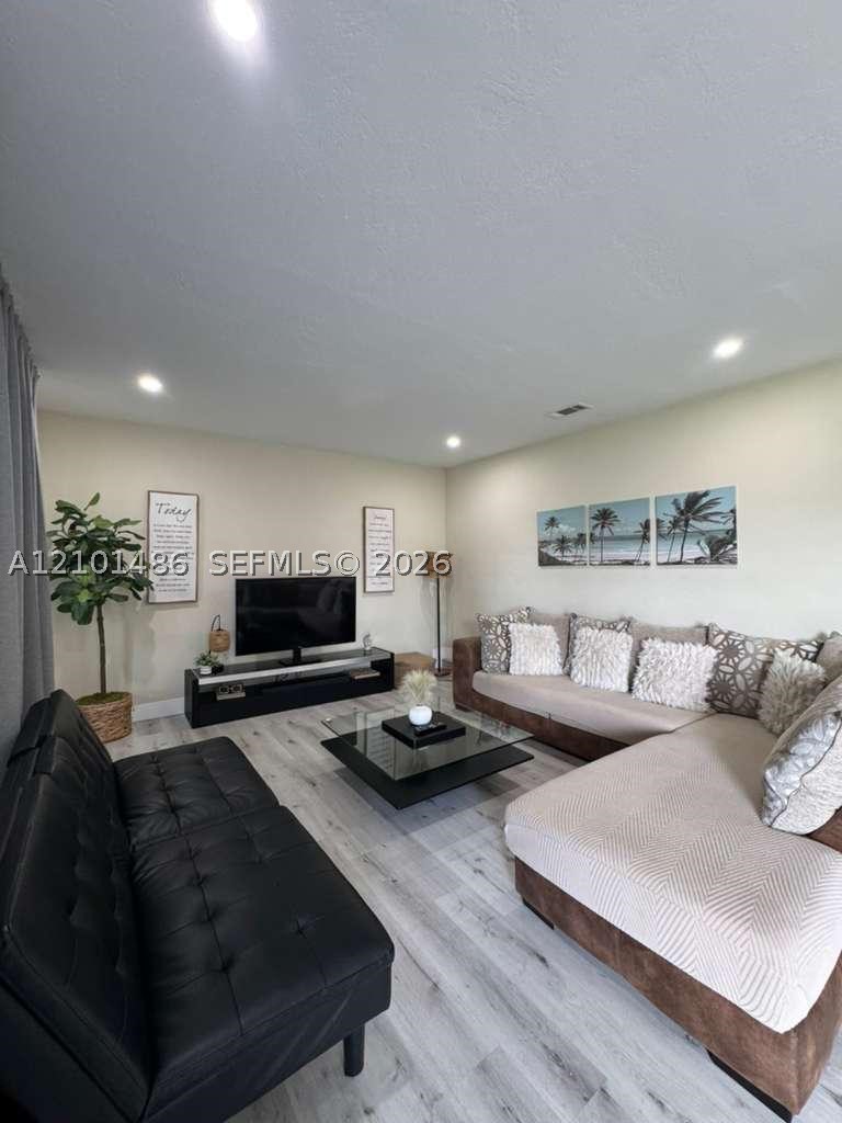 Miami Gardens photo 2