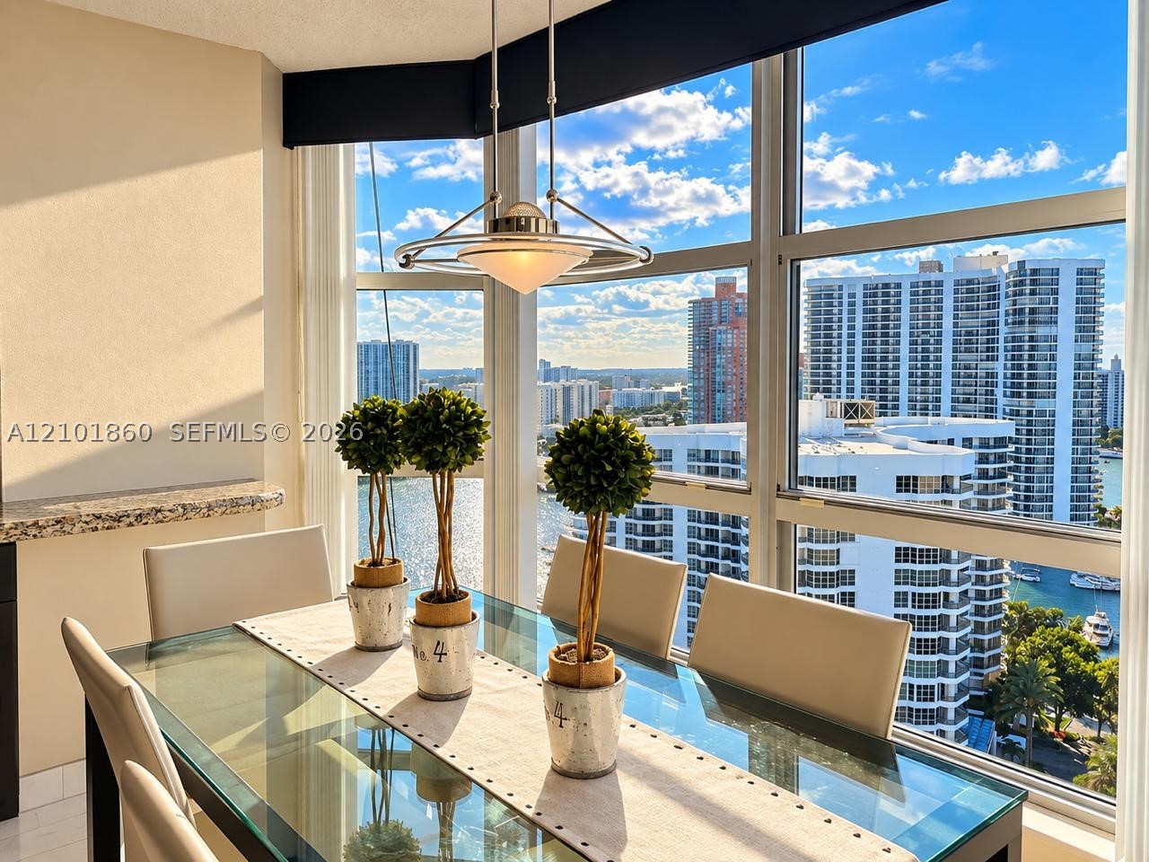Aventura photo 3