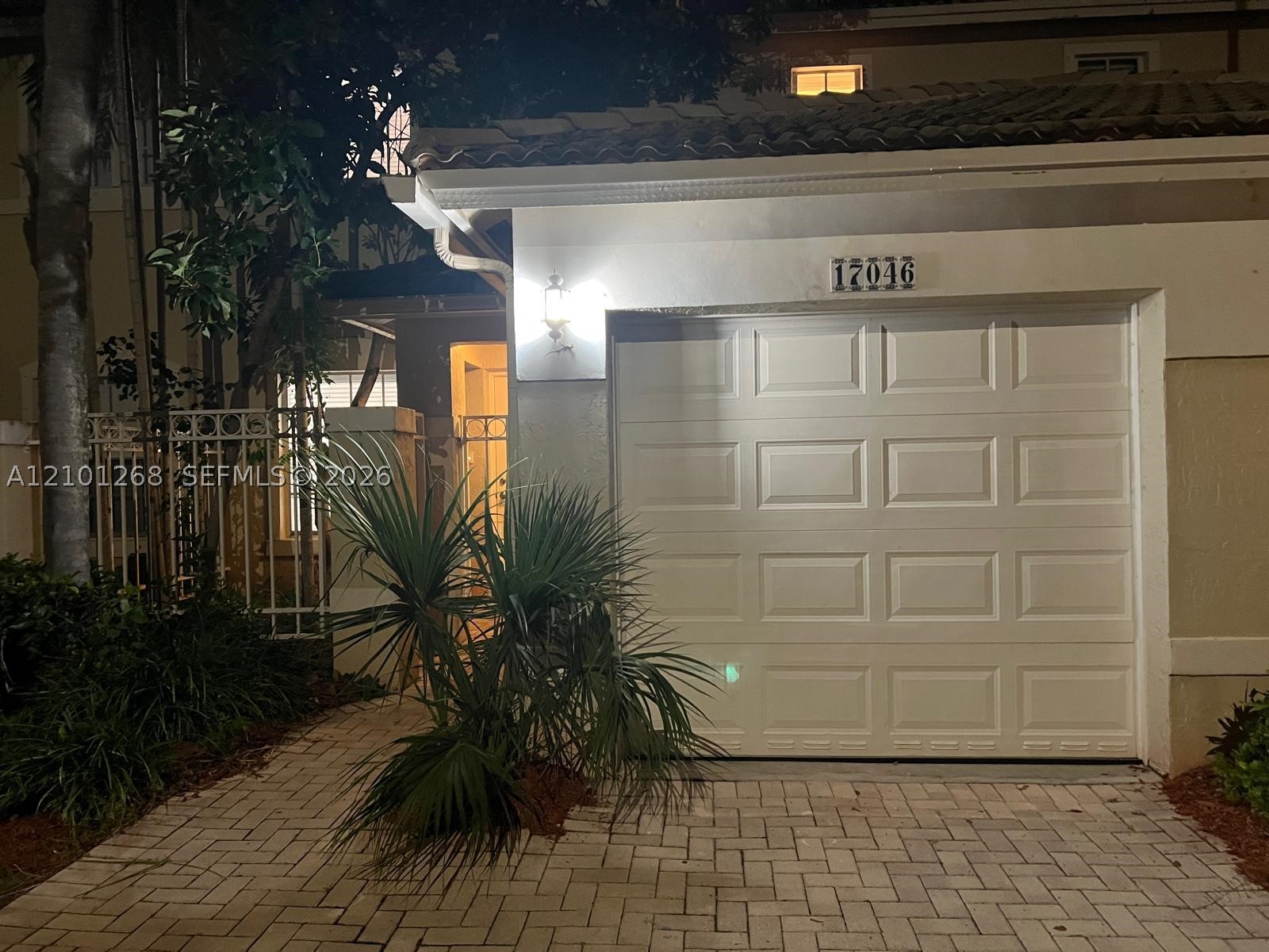 Pembroke Pines photo 3