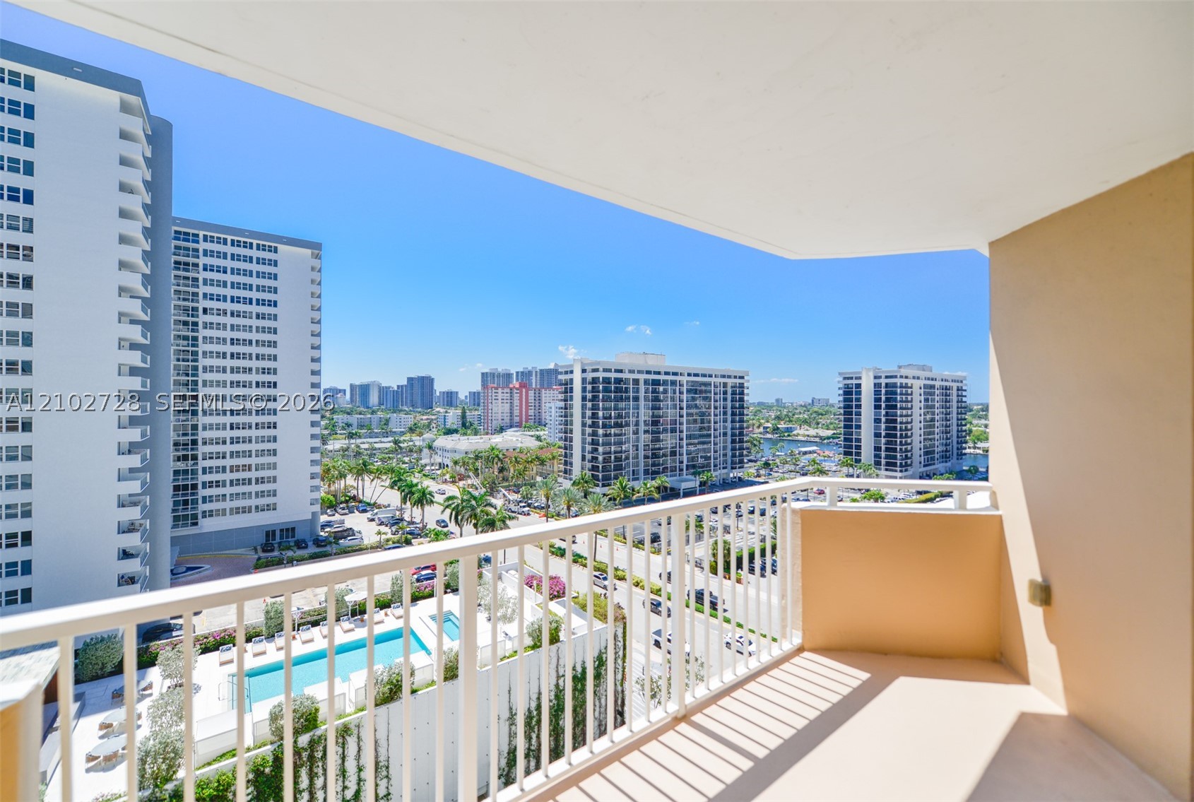 Hallandale Beach photo 2