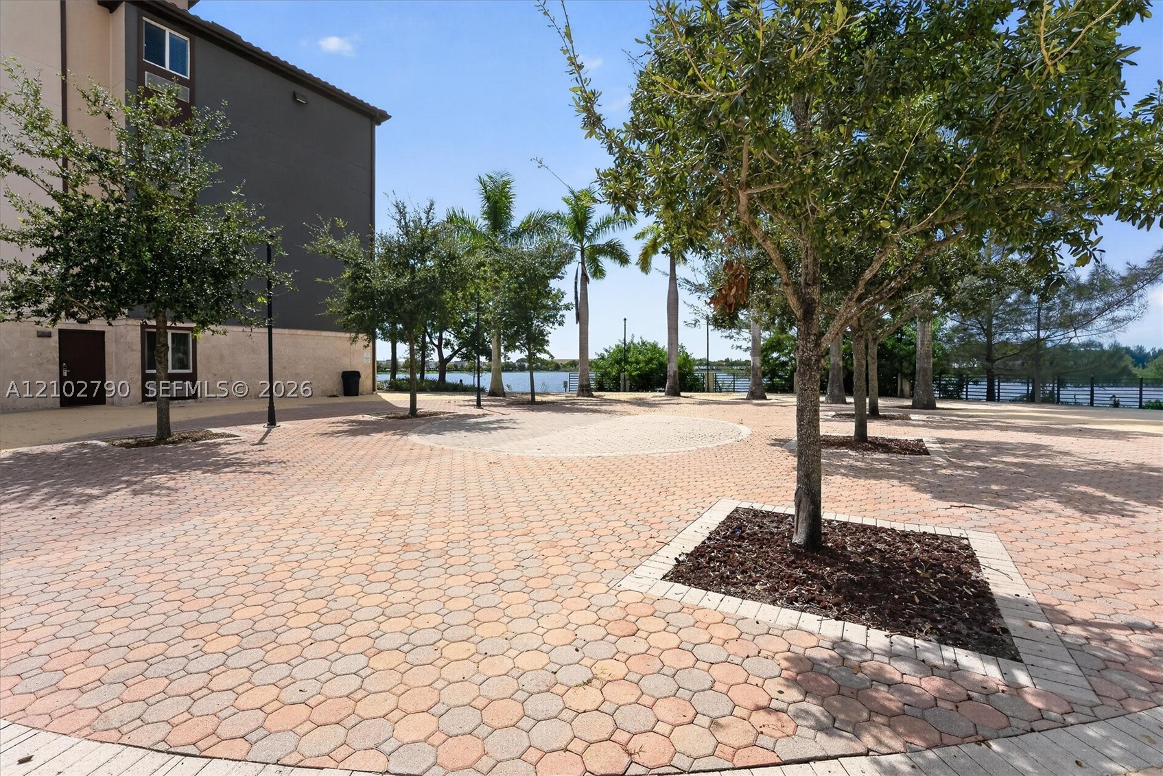 Miramar photo 3