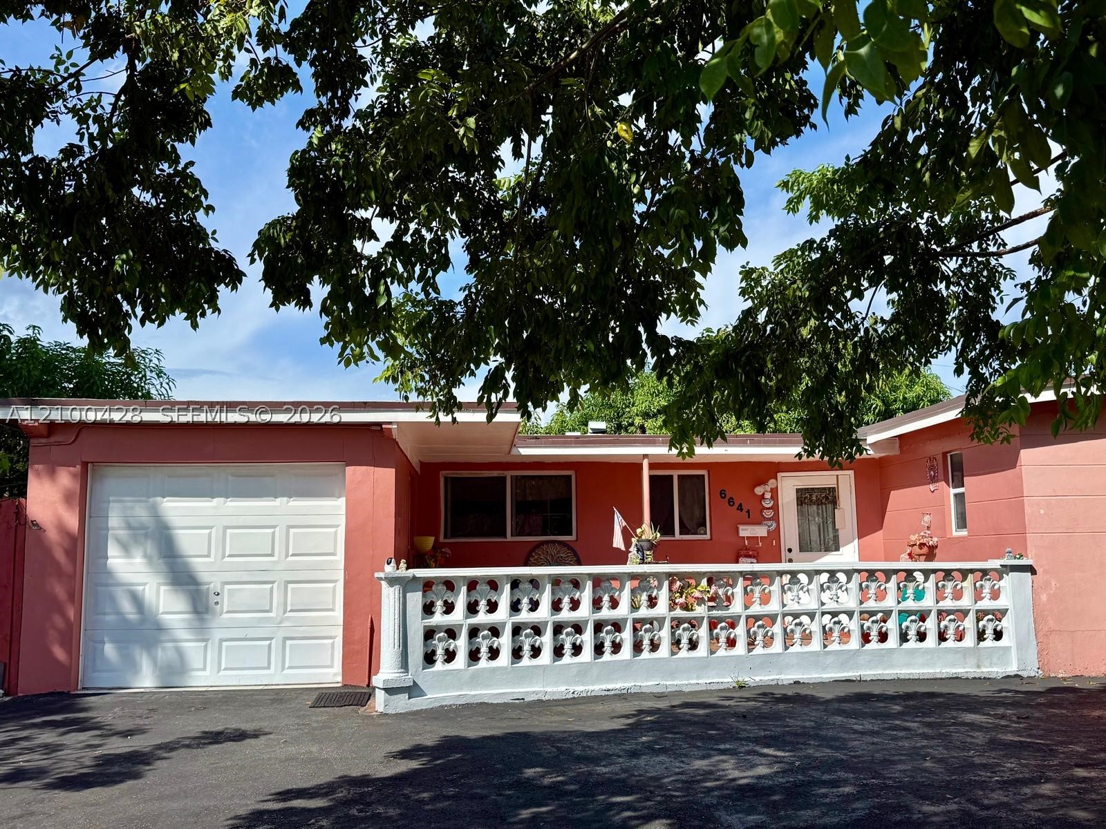 Pembroke Pines photo 2