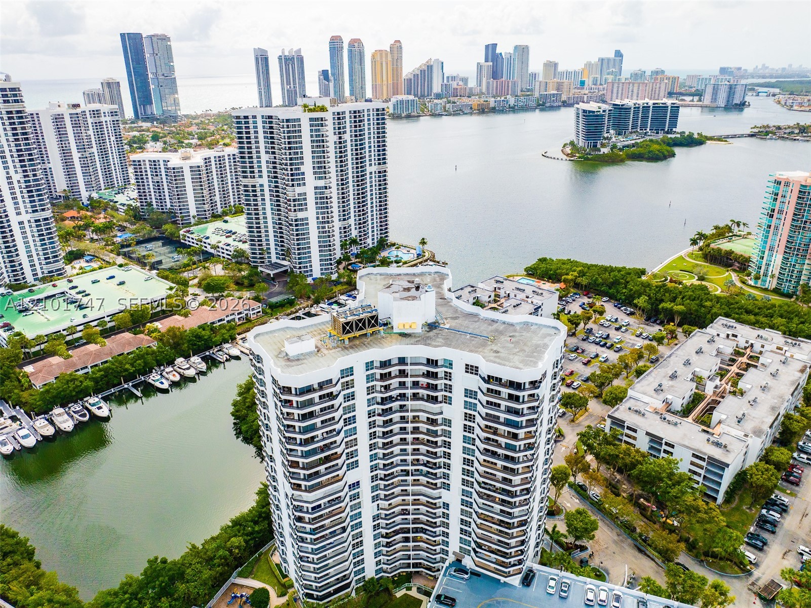 Aventura photo 4