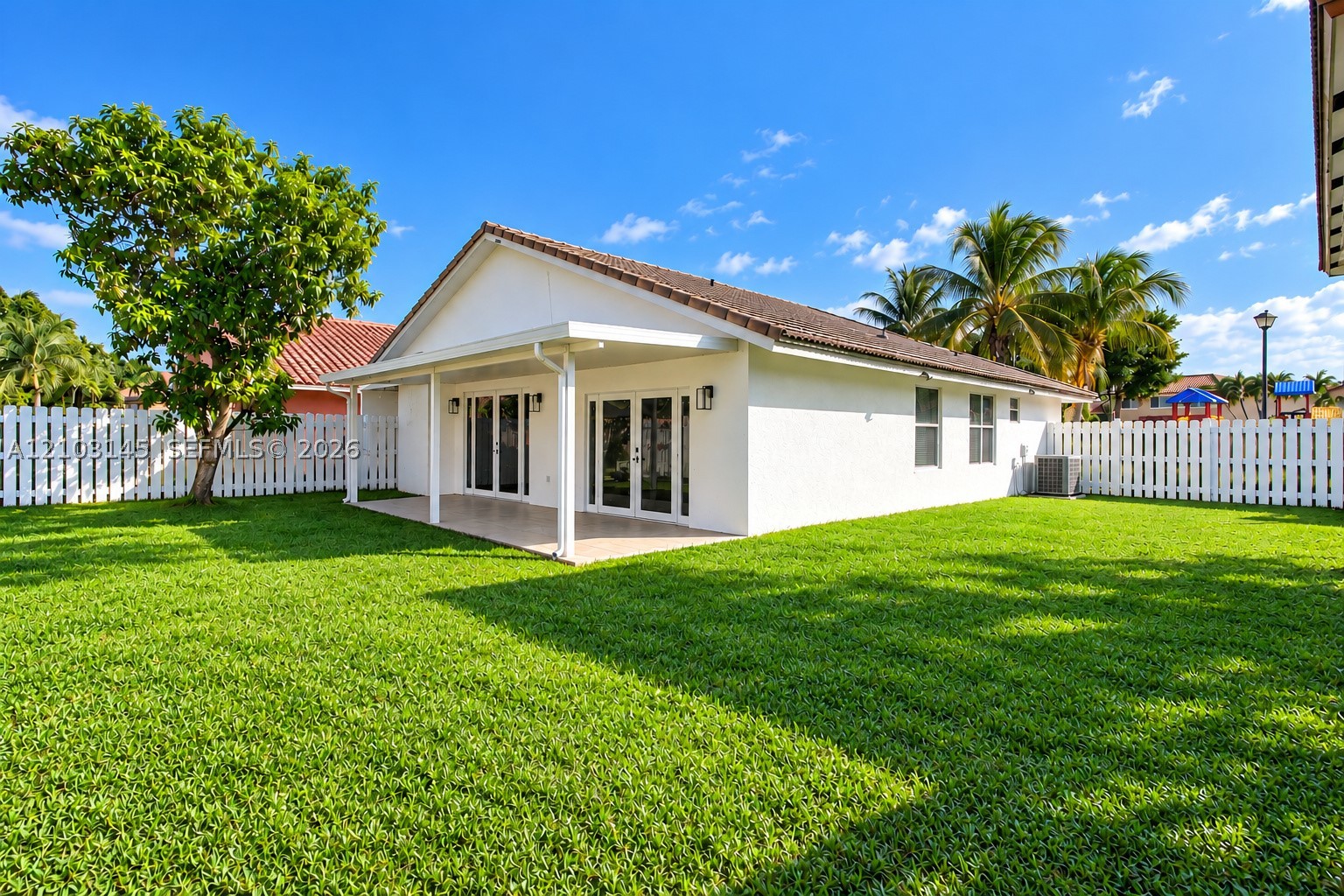 Pembroke Pines photo 2