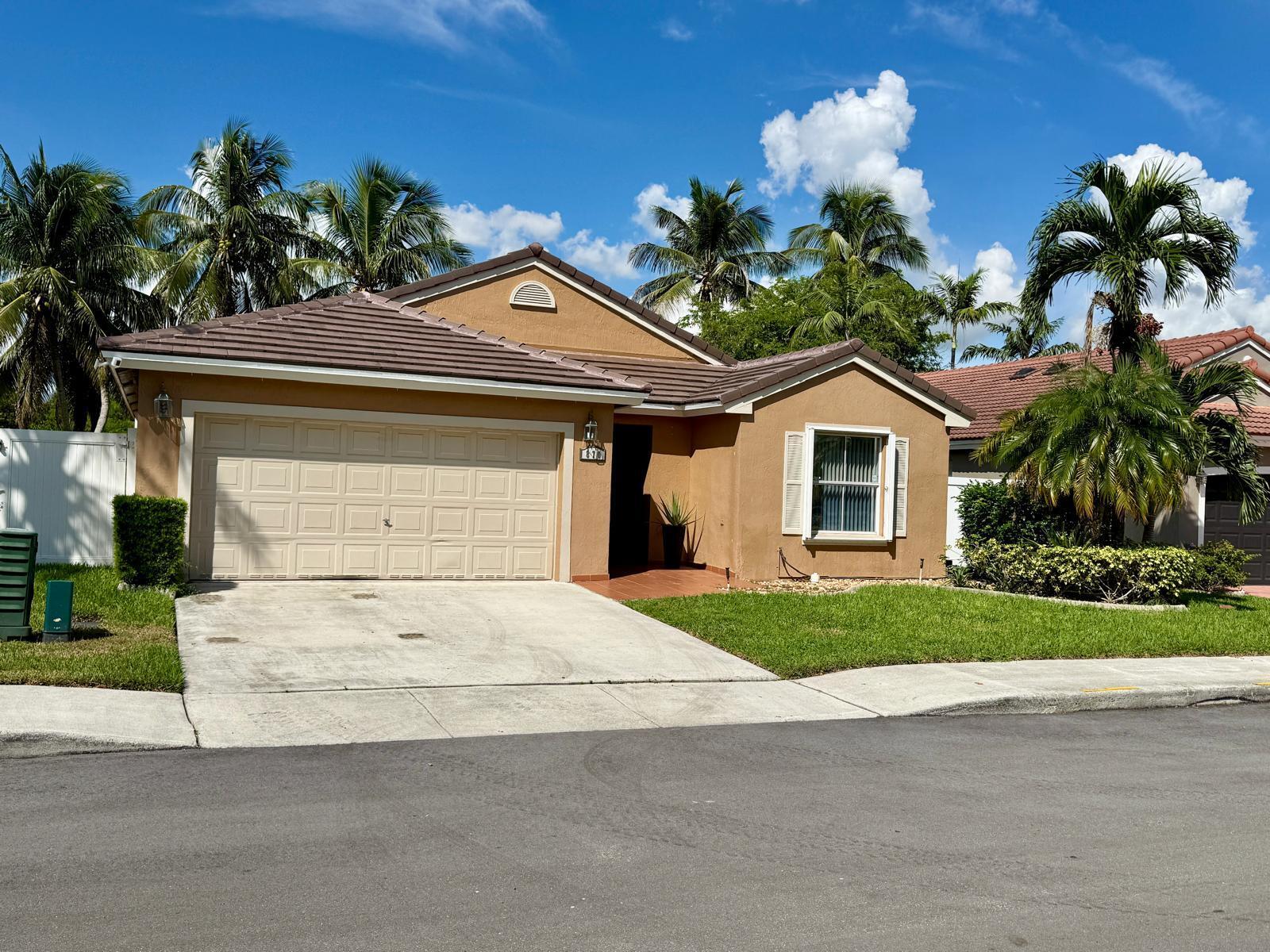 Pembroke Pines photo 3