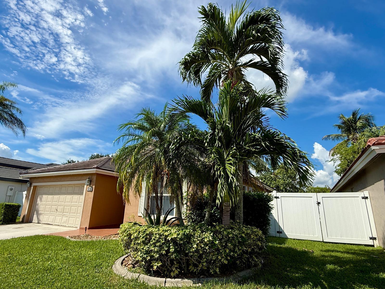 Pembroke Pines photo 4