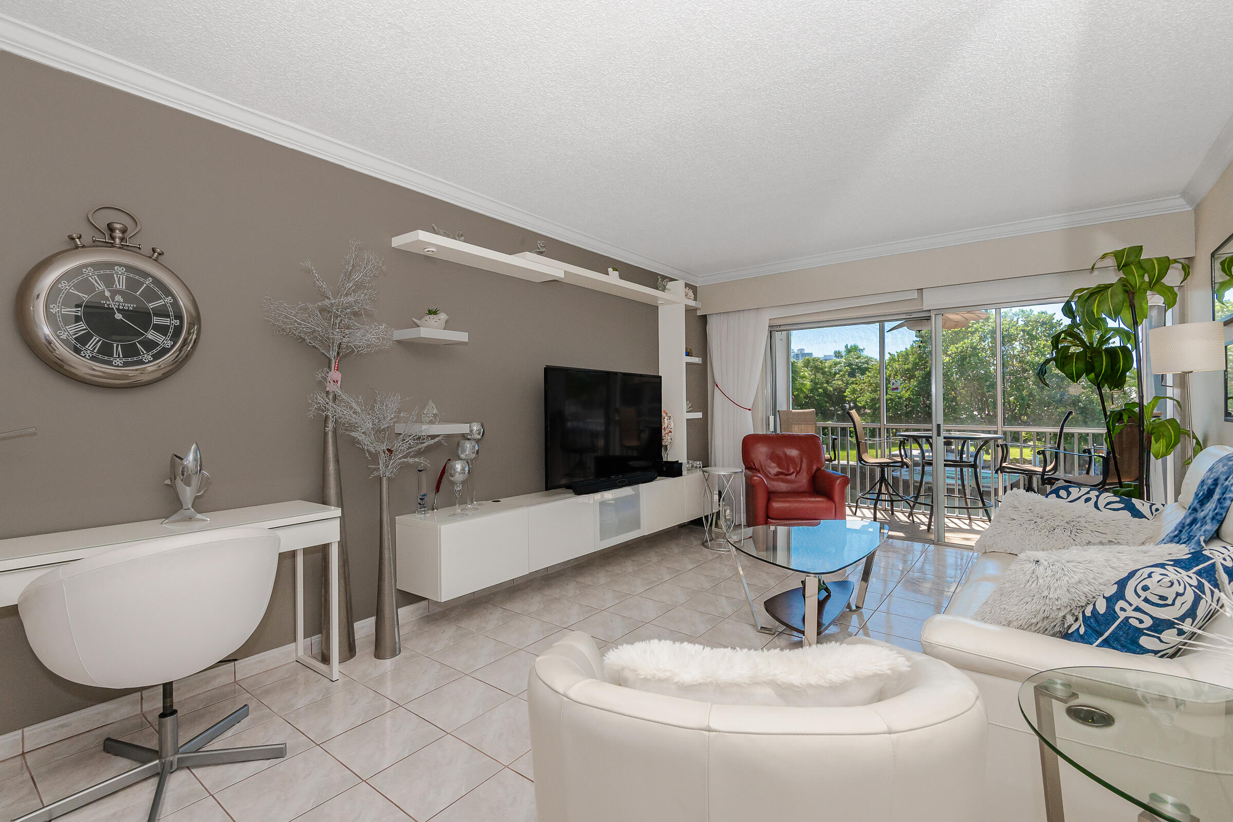 Hallandale Beach photo 5