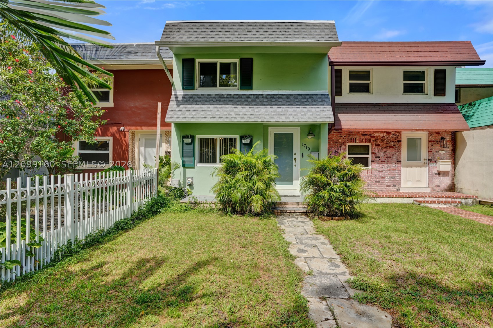 North Miami photo 3