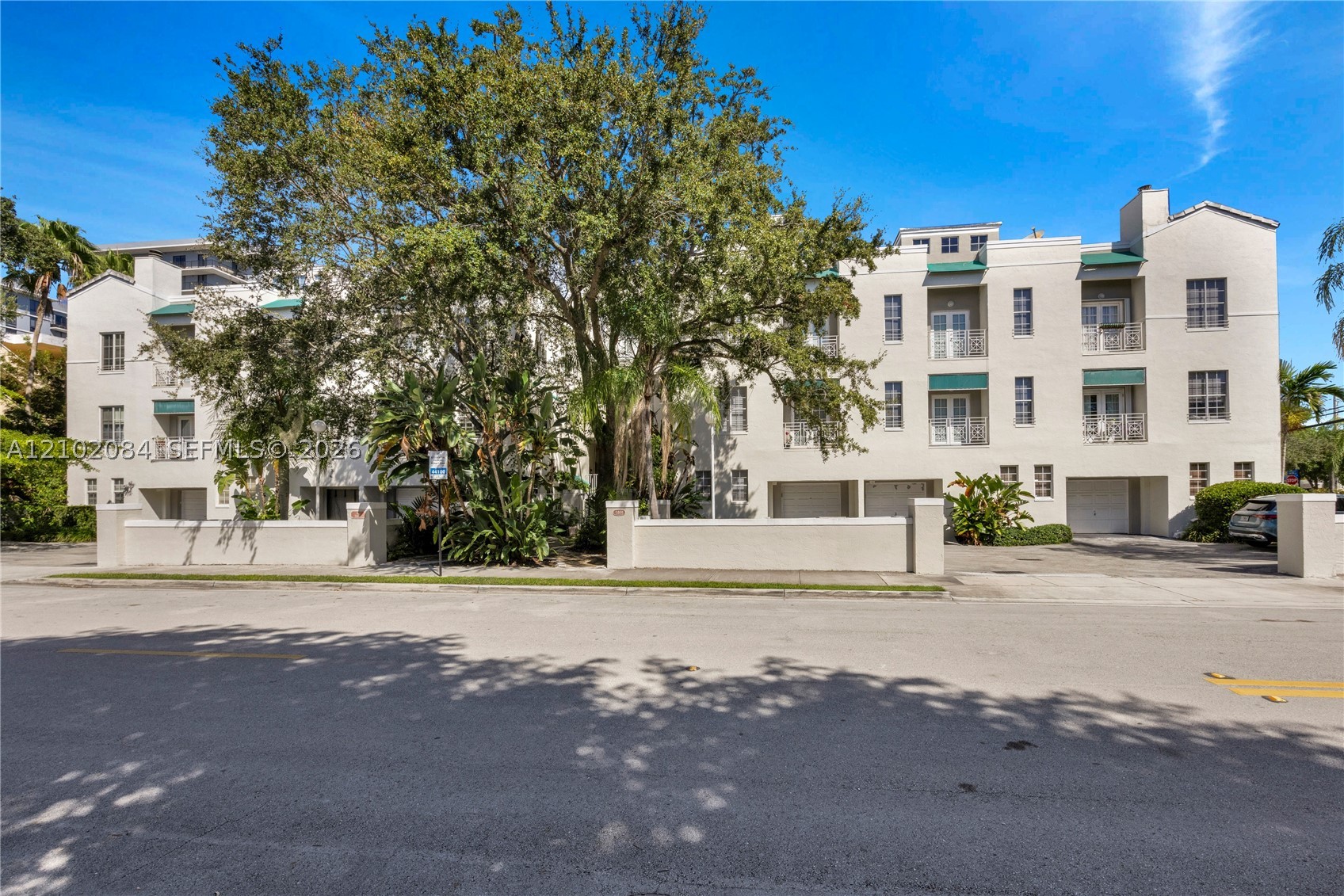 South Miami photo 4