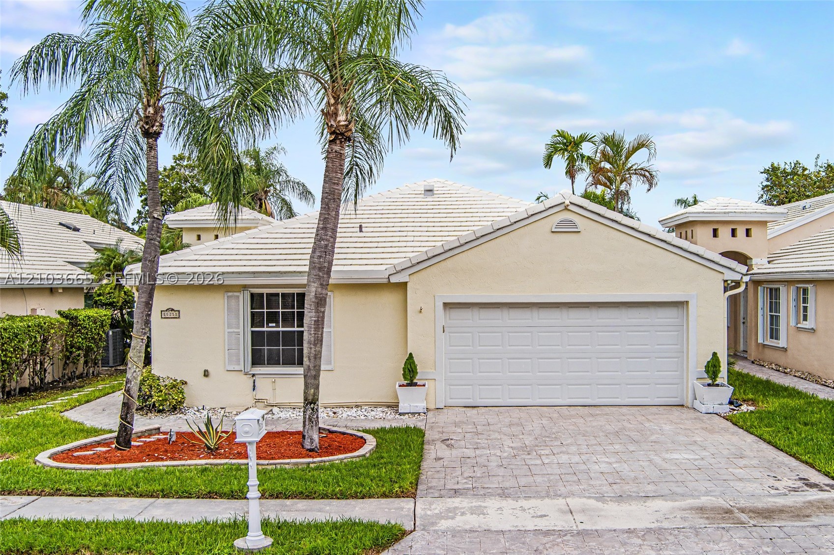 Pembroke Pines photo 2
