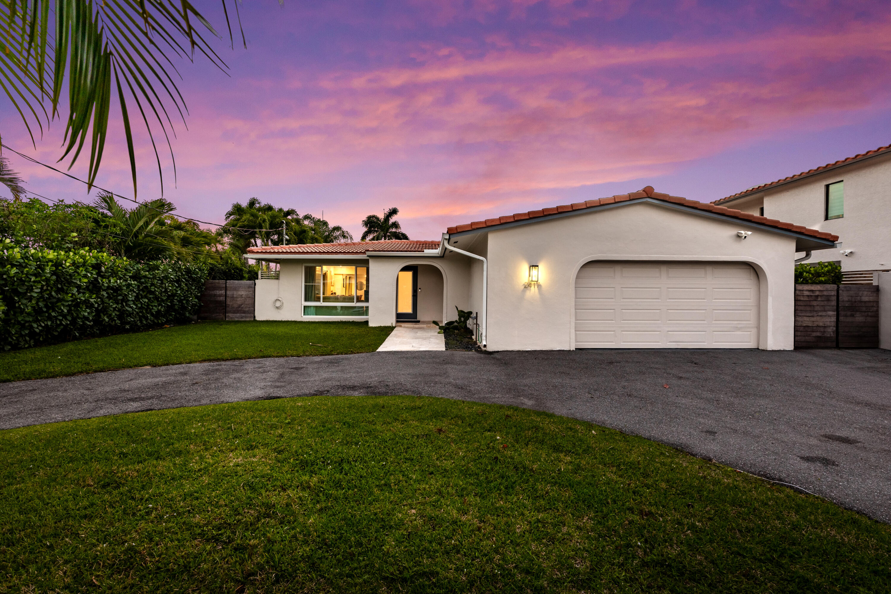Wilton Manors photo 2