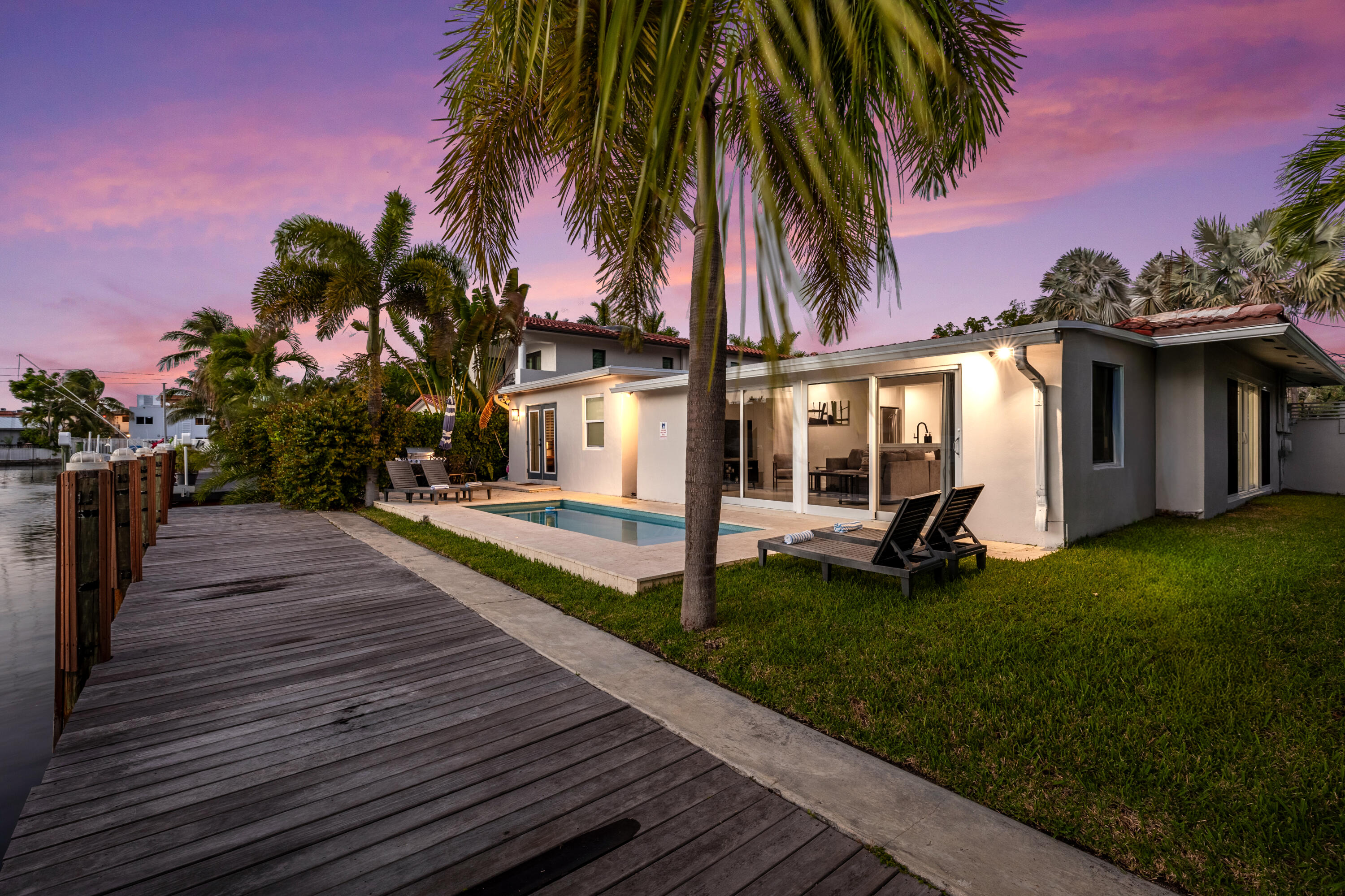 Wilton Manors photo 3