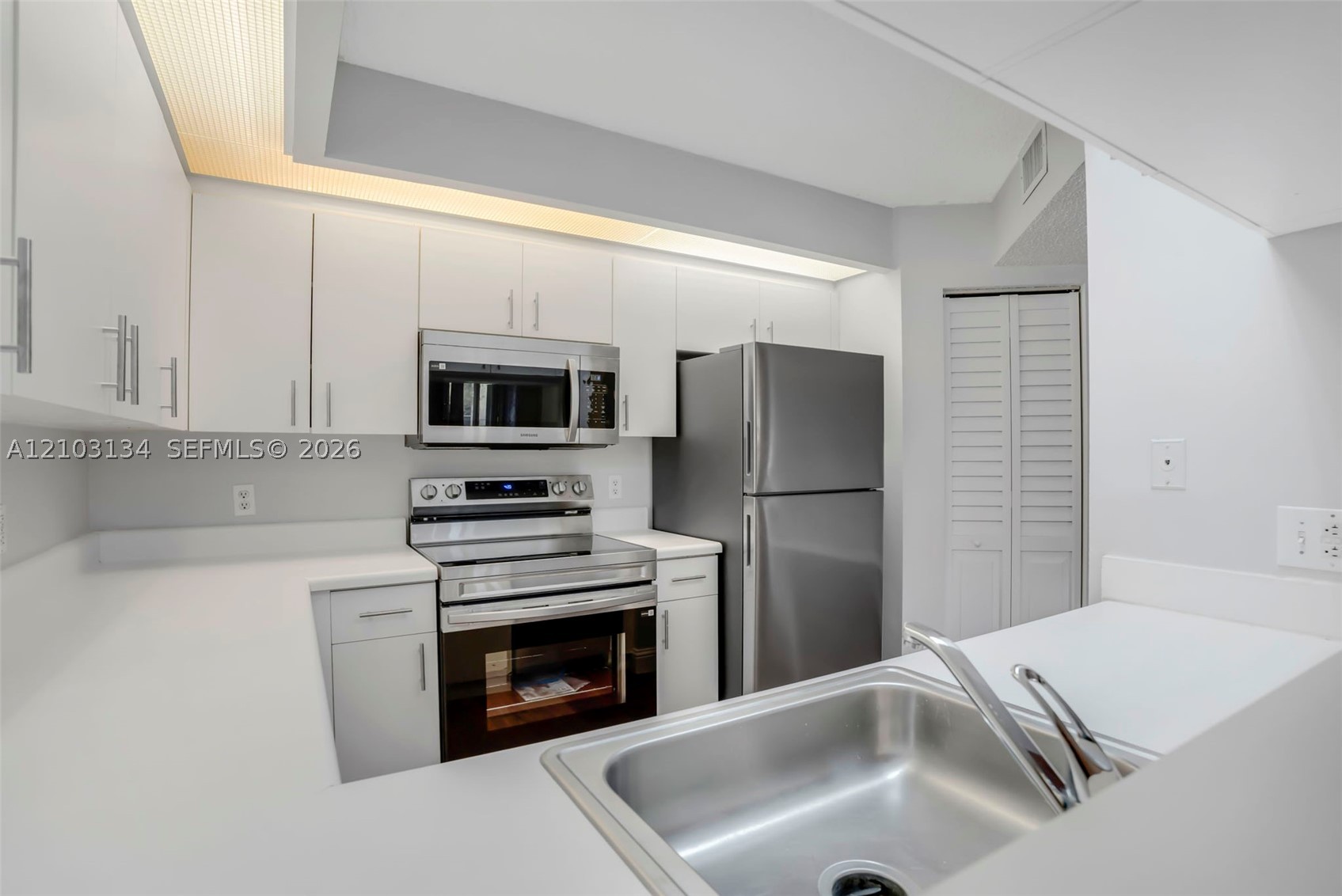 Pembroke Pines photo 4