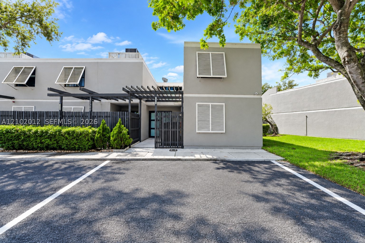 Pembroke Pines photo 2