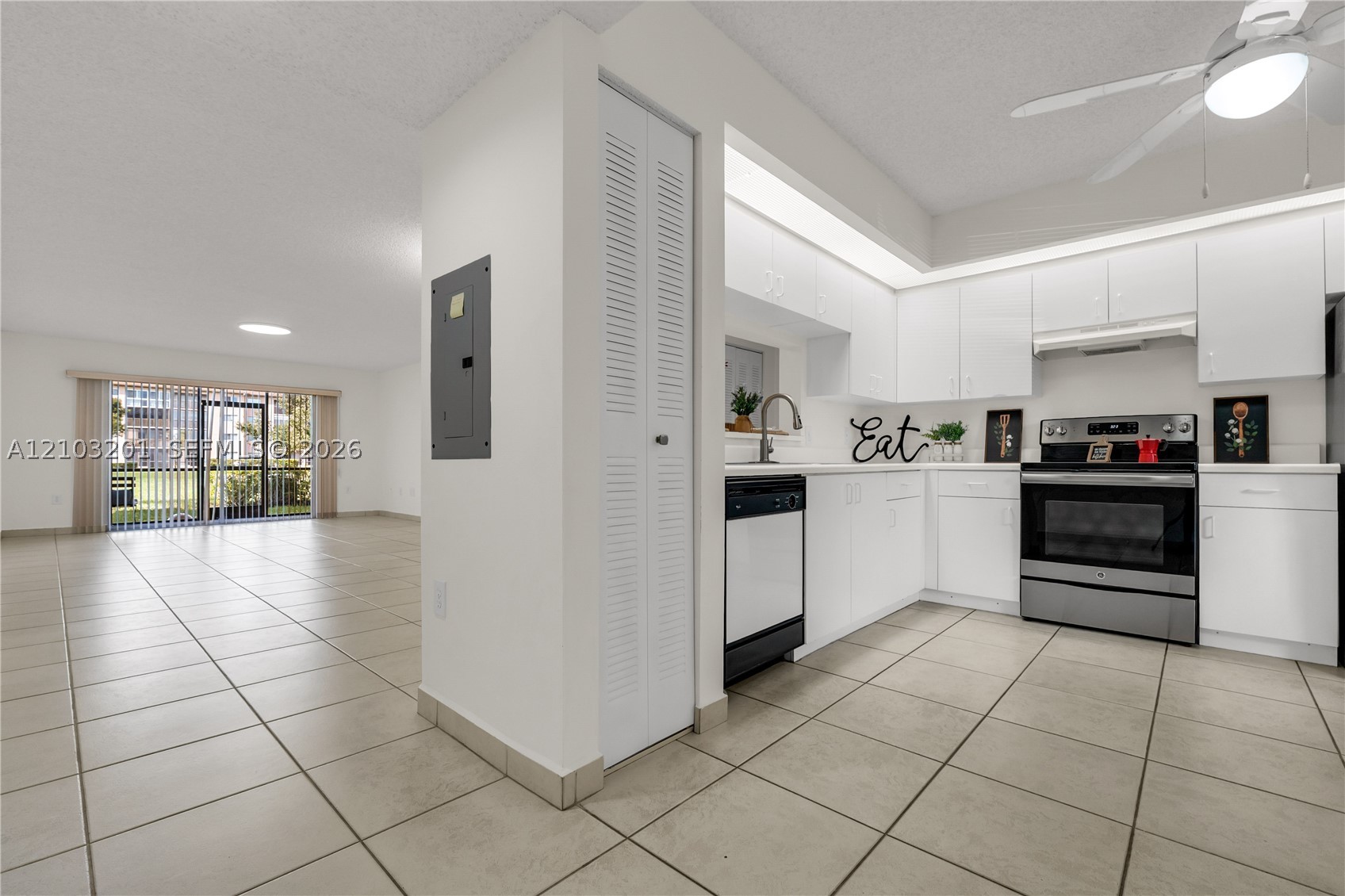 Pembroke Pines photo 3