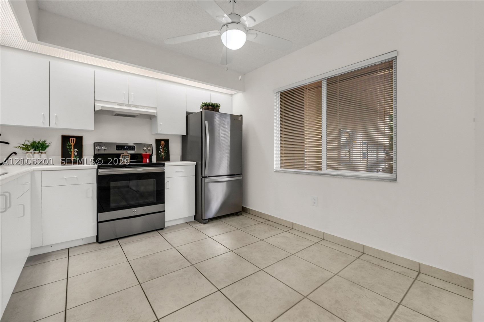 Pembroke Pines photo 4