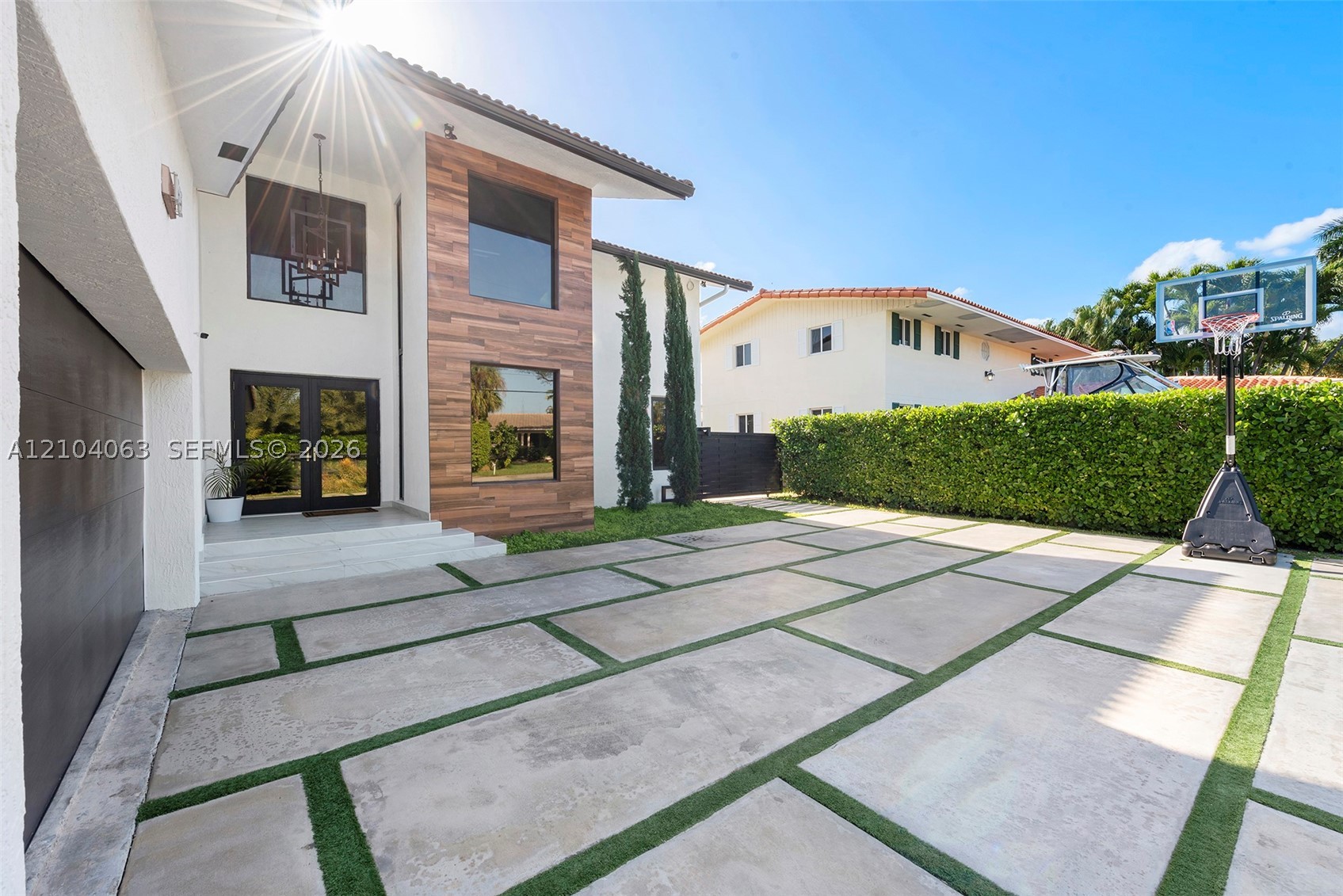 North Miami photo 3