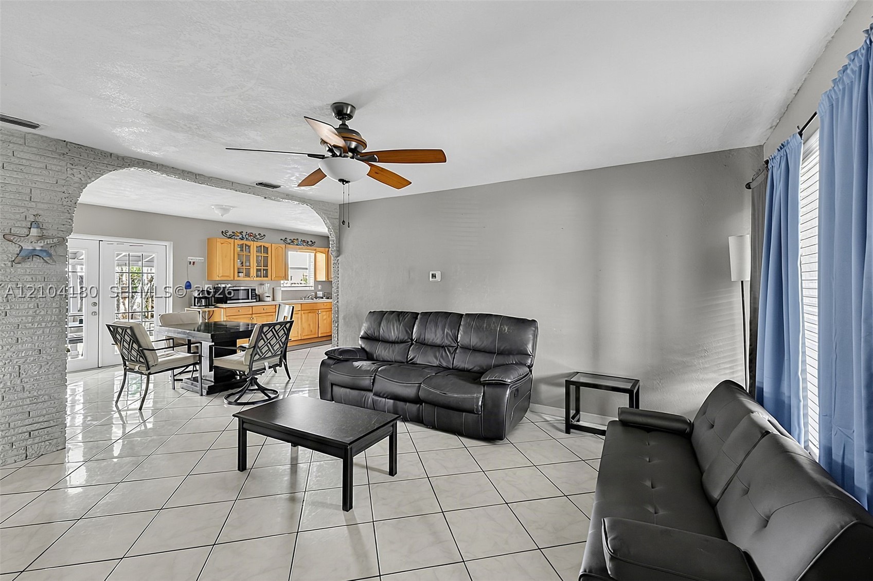 Miramar photo 4