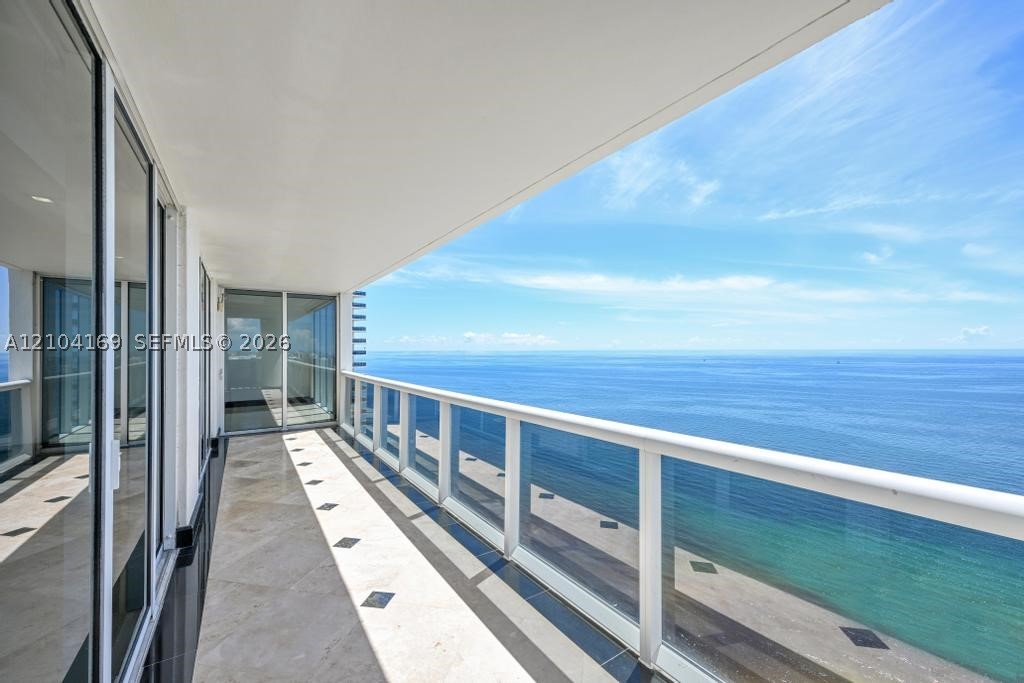 Hallandale Beach photo 3