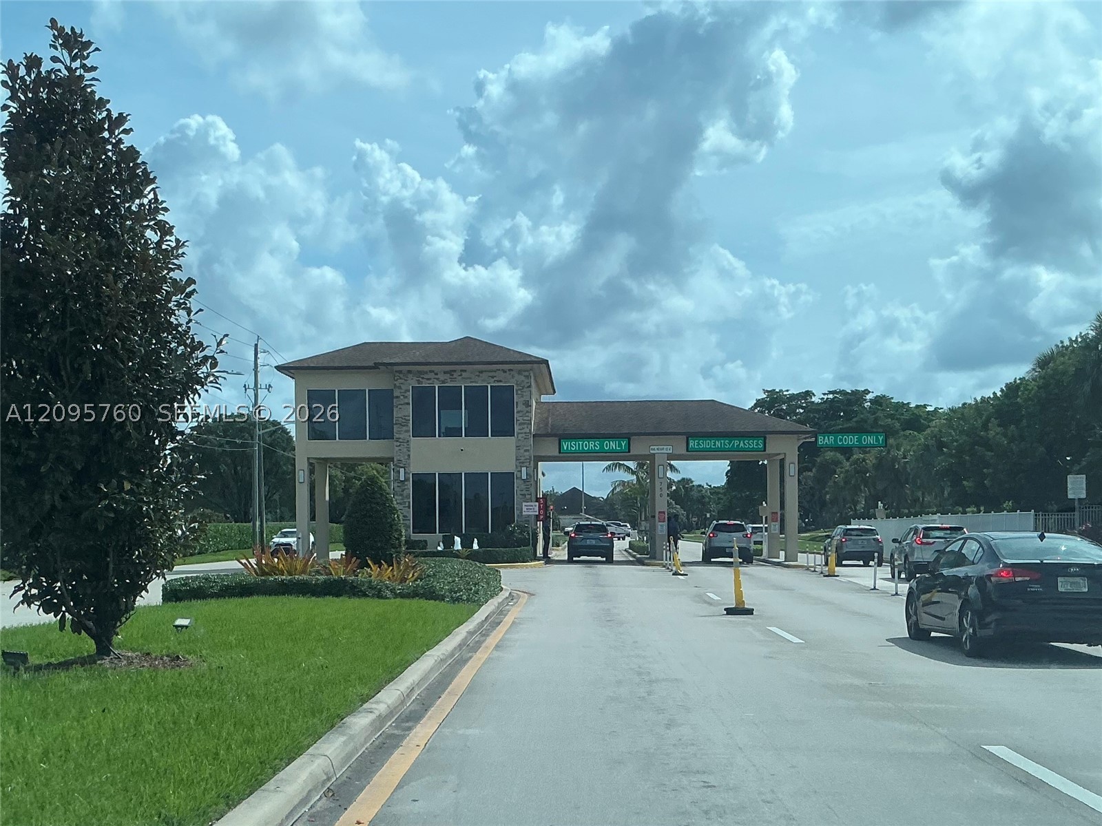 Pembroke Pines photo 2