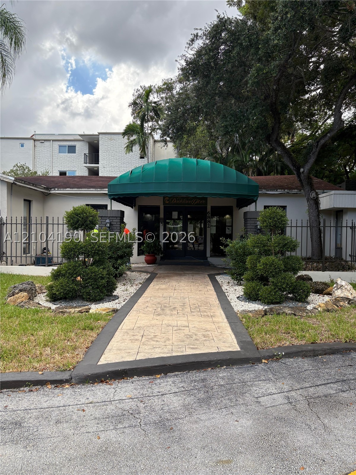 Pinecrest photo 2