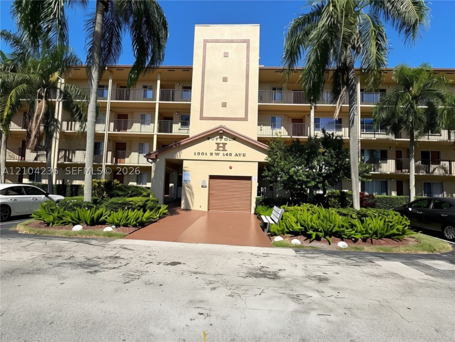 Pembroke Pines photo 2