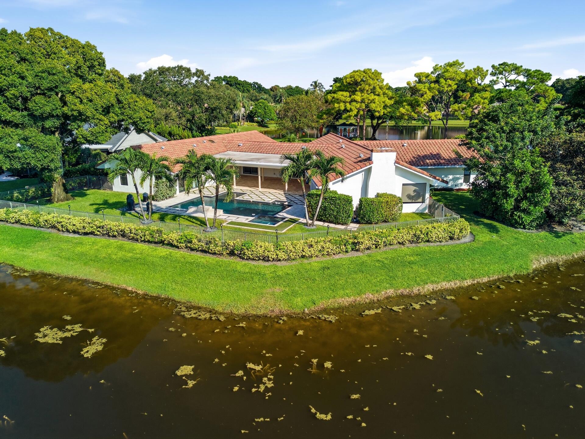 Palm Beach Gardens photo 2
