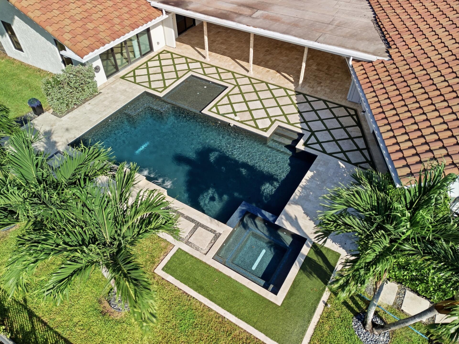 Palm Beach Gardens photo 3
