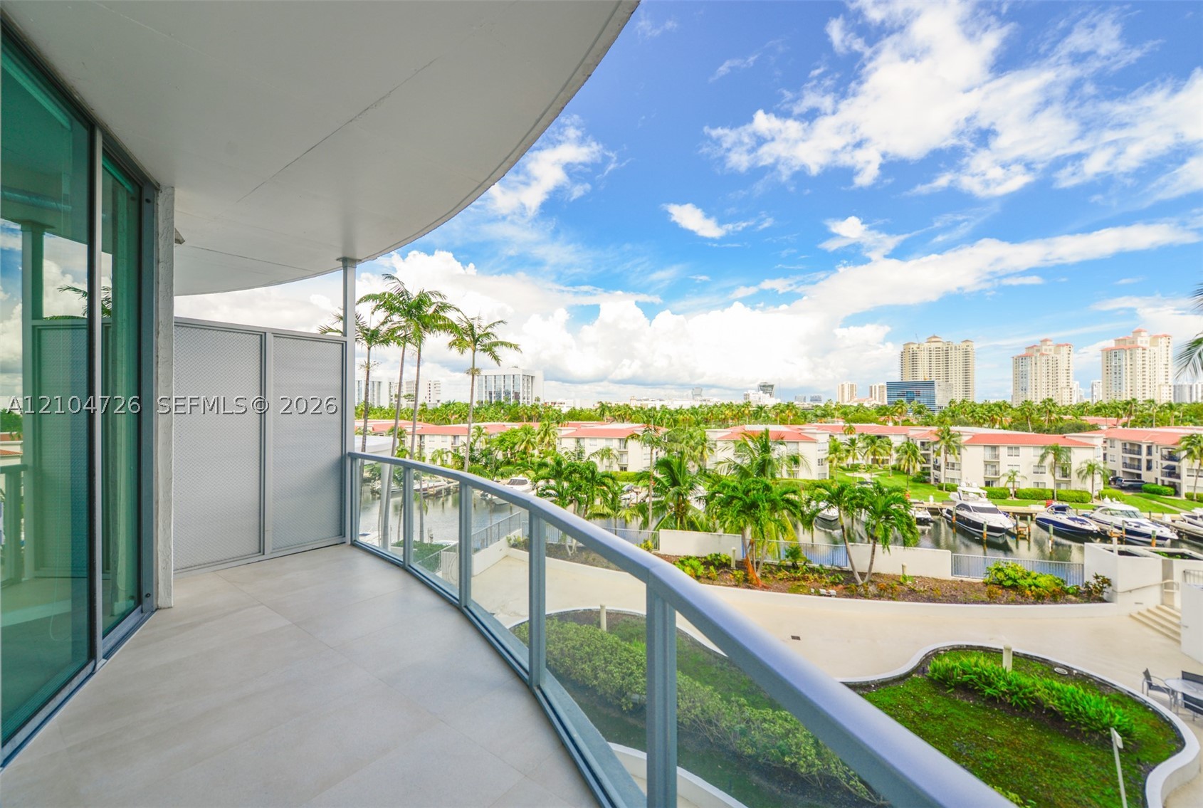 Aventura photo 2