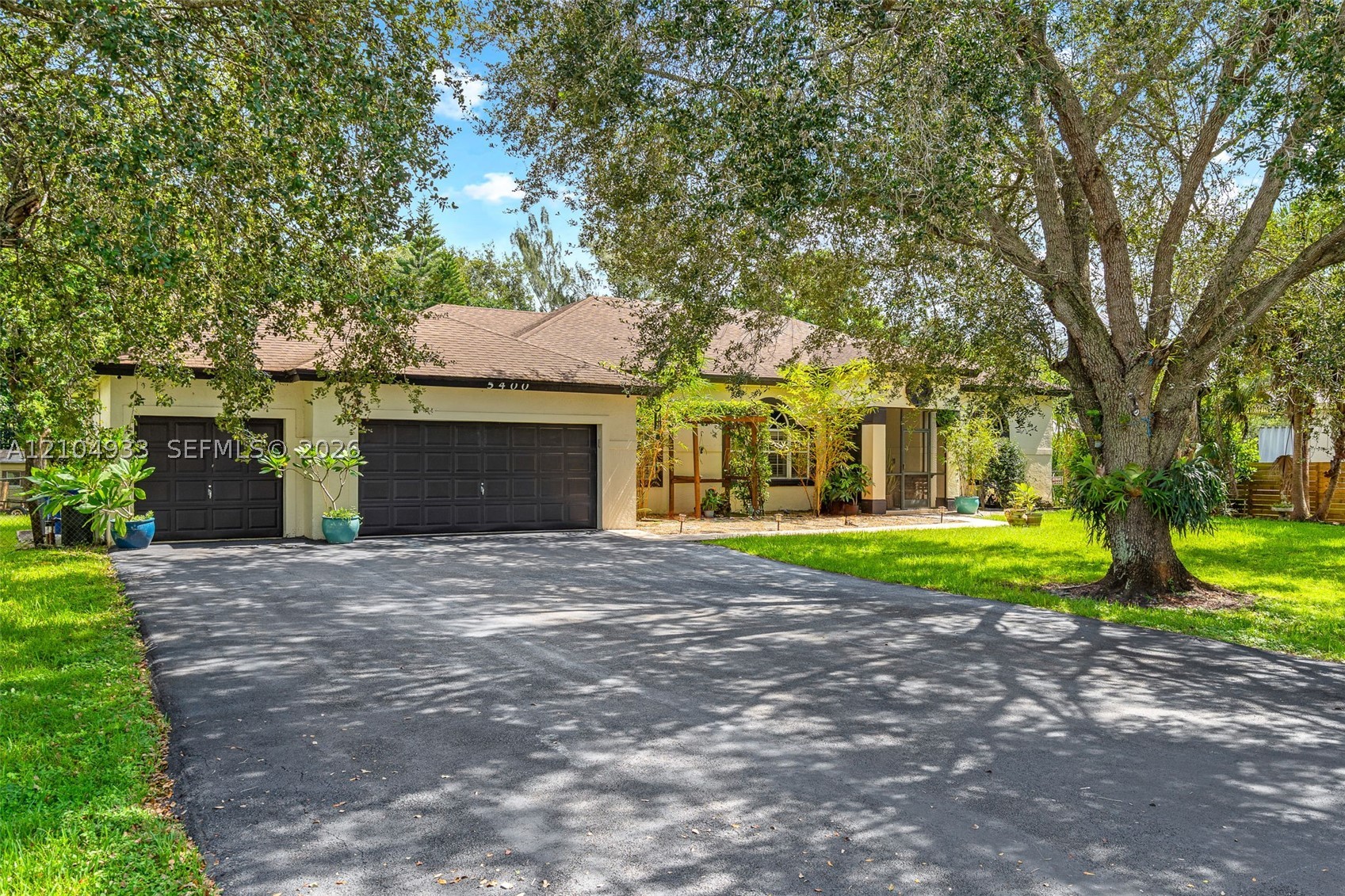 Pembroke Pines photo 2