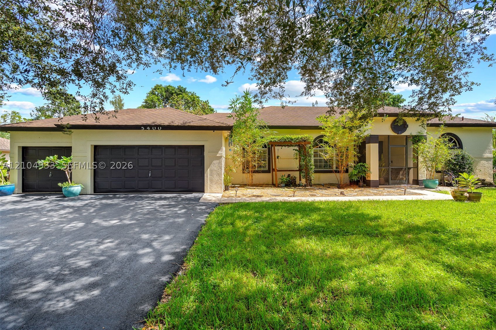 Pembroke Pines photo 3