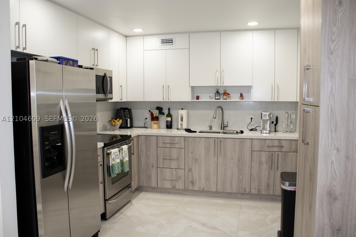 Pembroke Pines photo 2