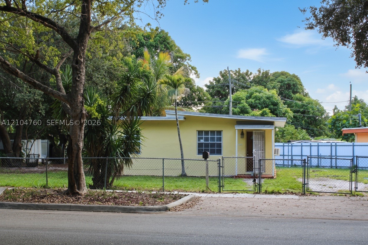 North Miami photo 3