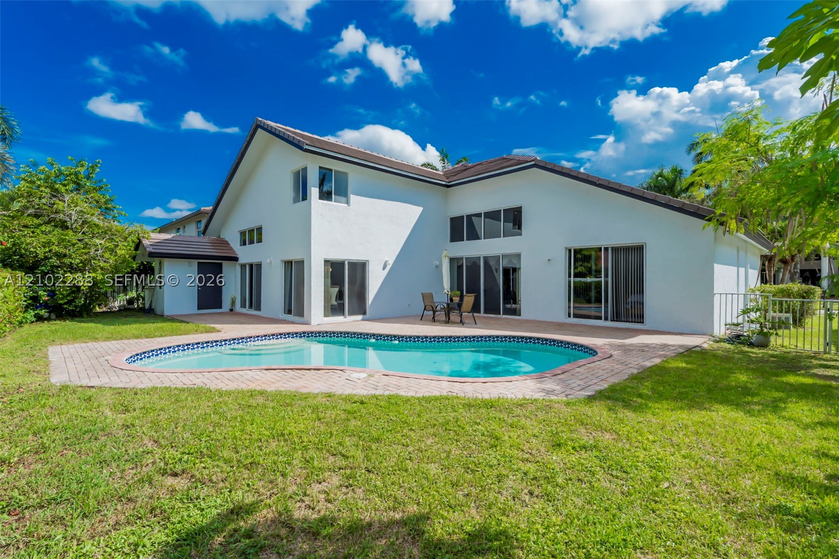 Pembroke Pines photo 2