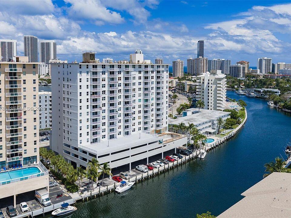 Hallandale Beach photo 2