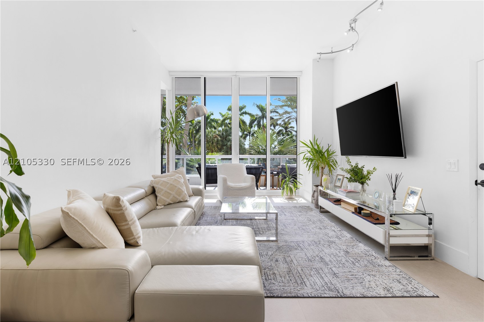 Aventura photo 2