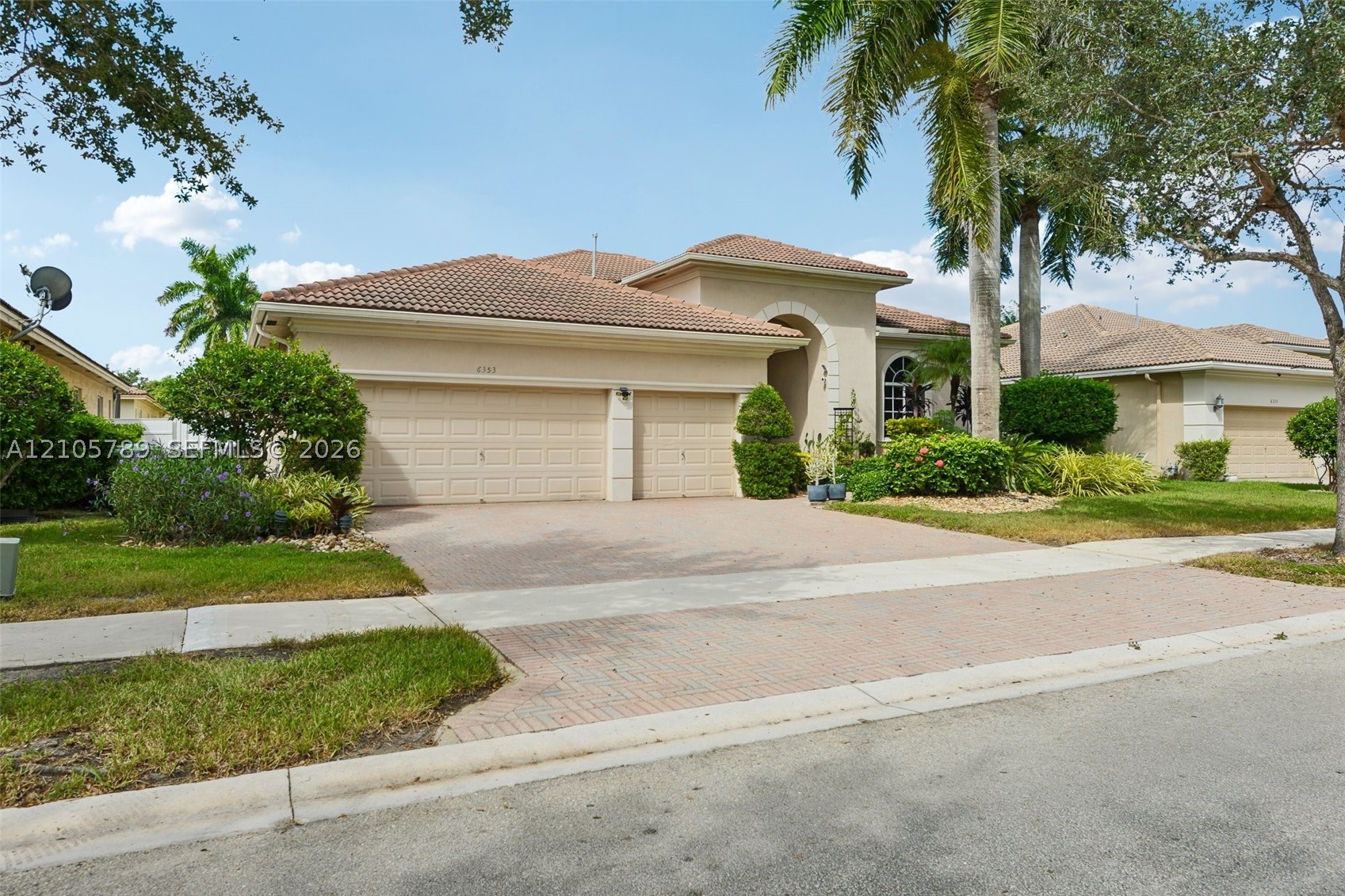 Pembroke Pines photo 2