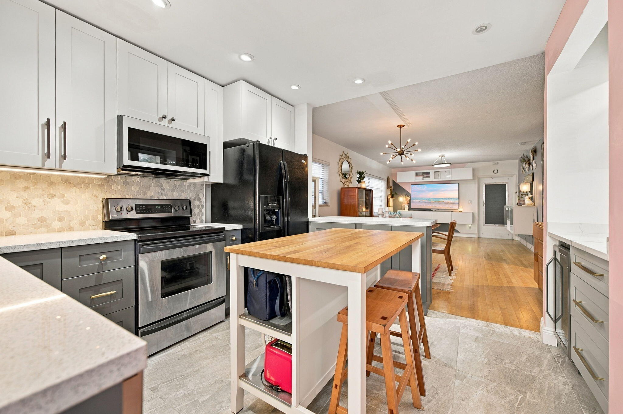 Wilton Manors photo 2