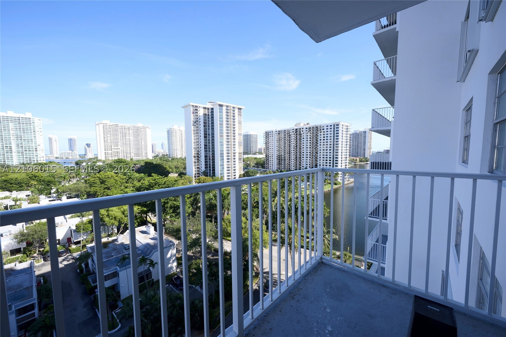 Aventura photo 2
