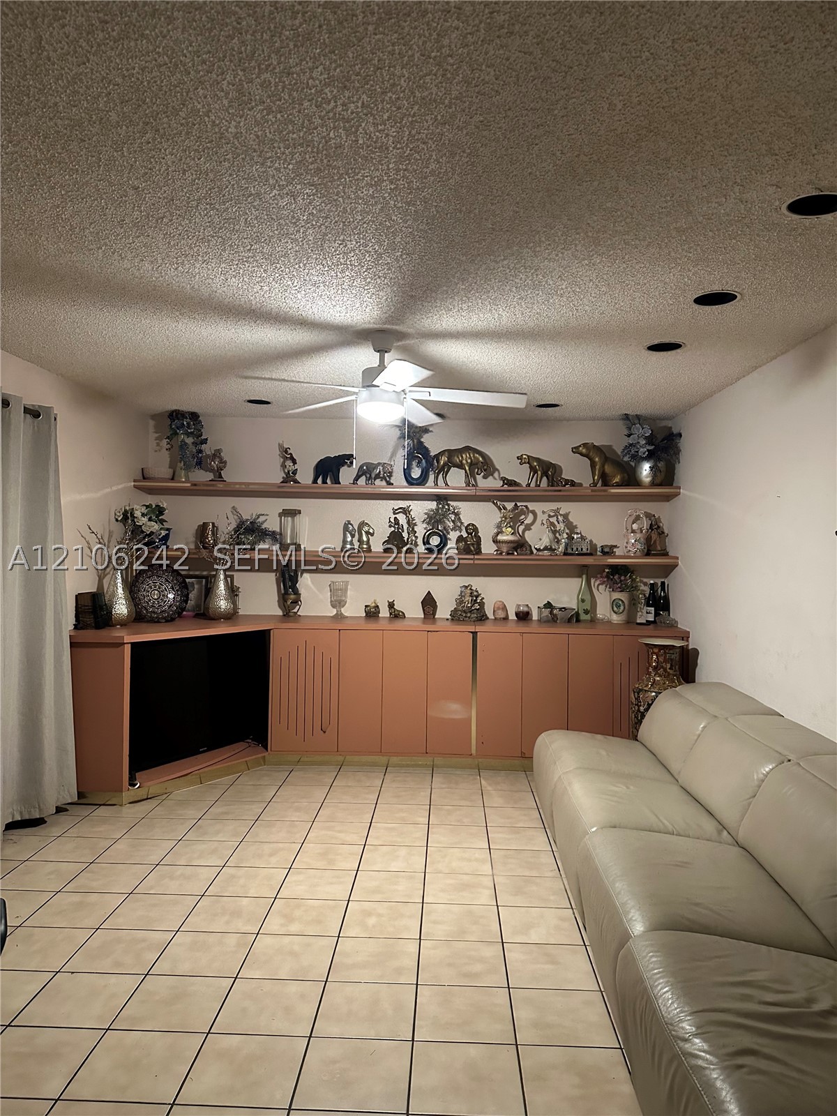 Miramar photo 5