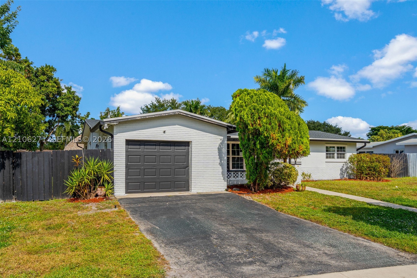 Pembroke Pines photo 3